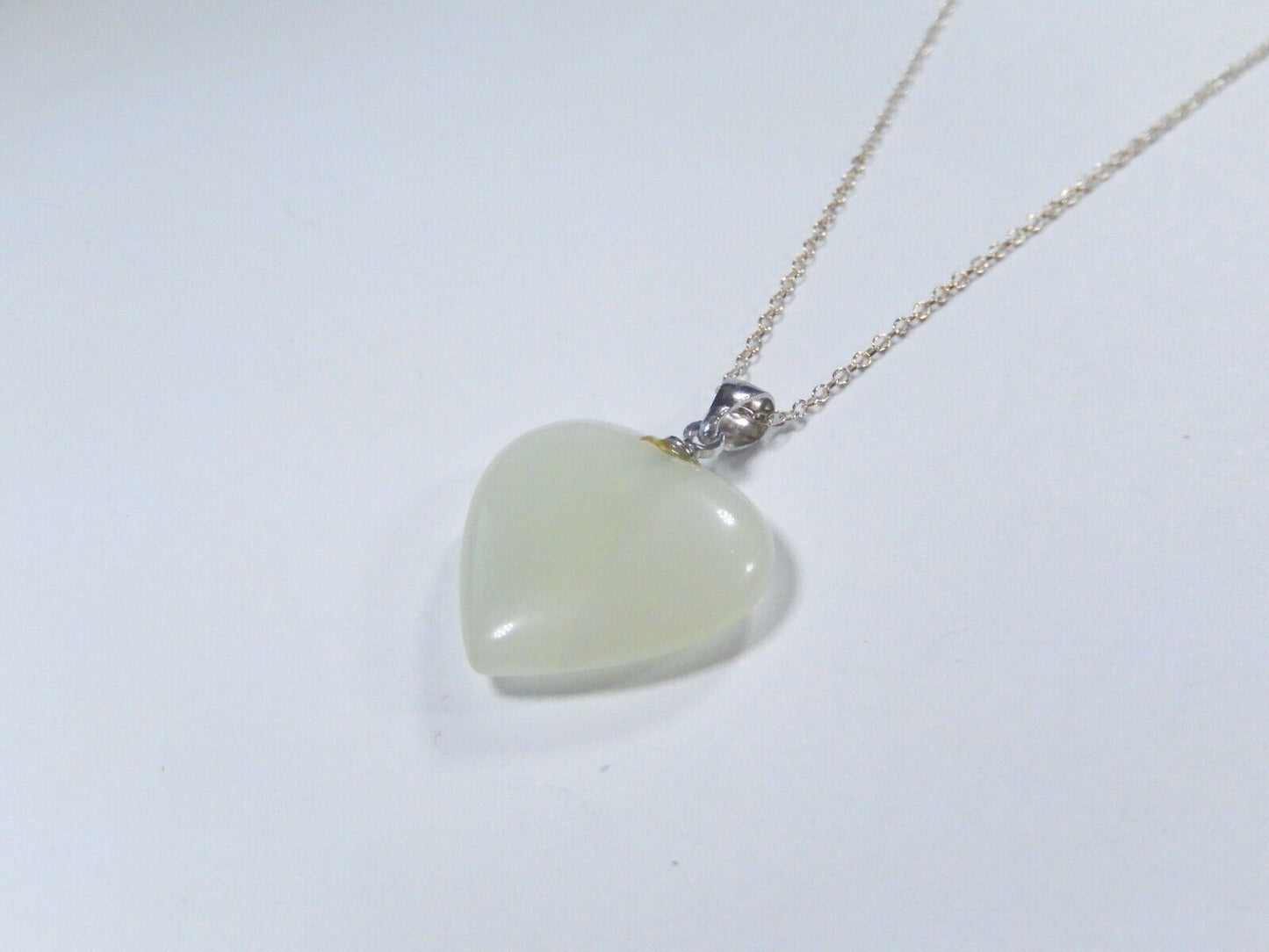 *VINTAGE*  Green Jade Sterling Silver Heart Pendent w/18" Sterling Chain