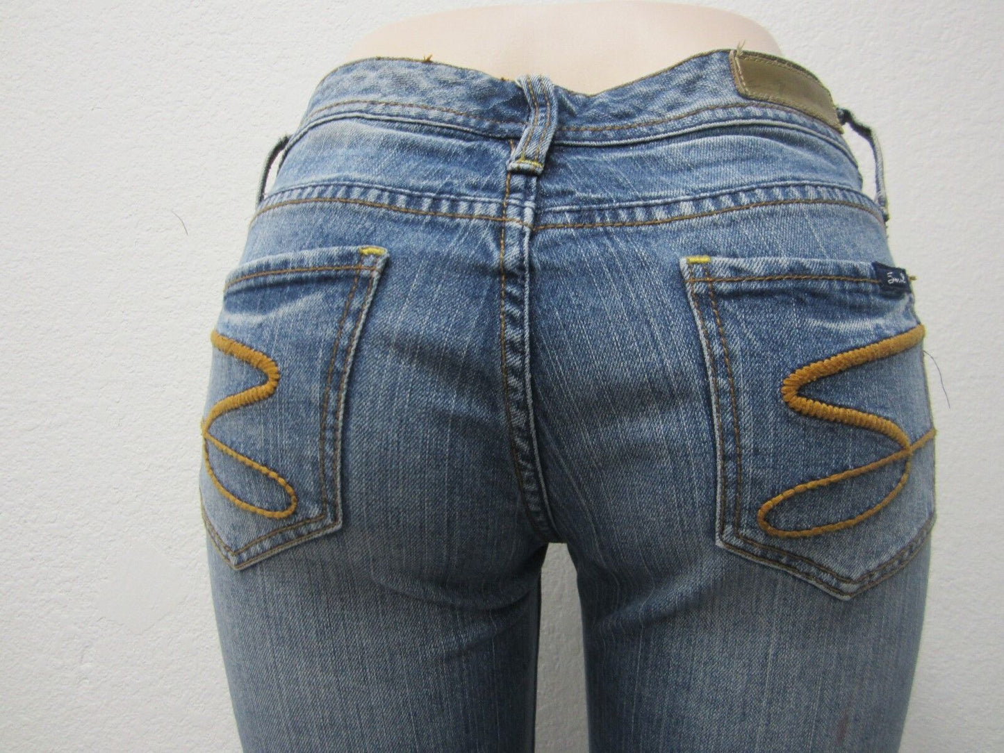 7 Seven For All Mankind Ladies Size 31 X 31 Medium Wash Premium Bootcut Jeans