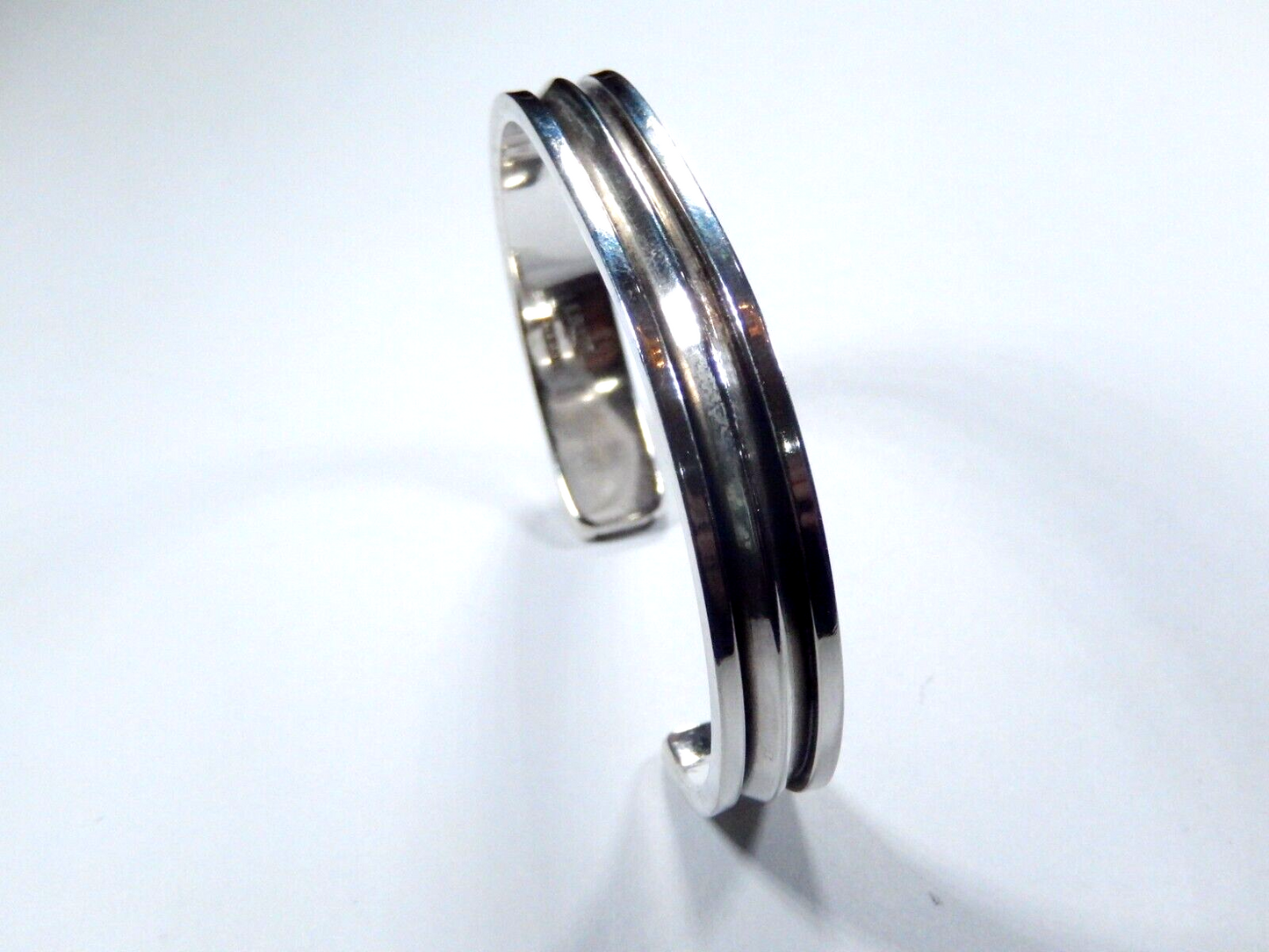 DESIGNER -Elizabeth Blythe Signed Thick Sterling Silver Cuff Bracelet 31.5 grams