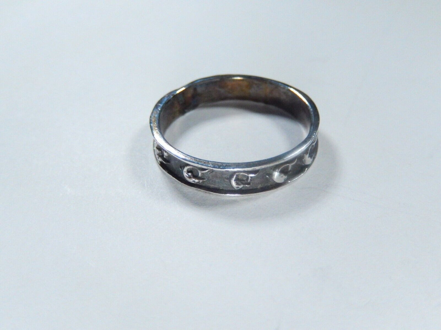 *VINTAGE* STERLING SILVER 925 OXIDIZED DOLPHIN 4 mm WIDE BAND RING SIZE 8.5