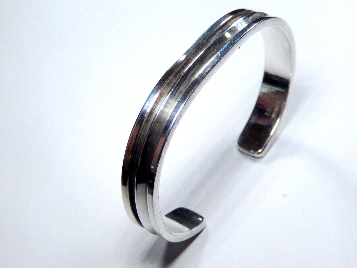 DESIGNER -Elizabeth Blythe Signed Thick Sterling Silver Cuff Bracelet 31.5 grams