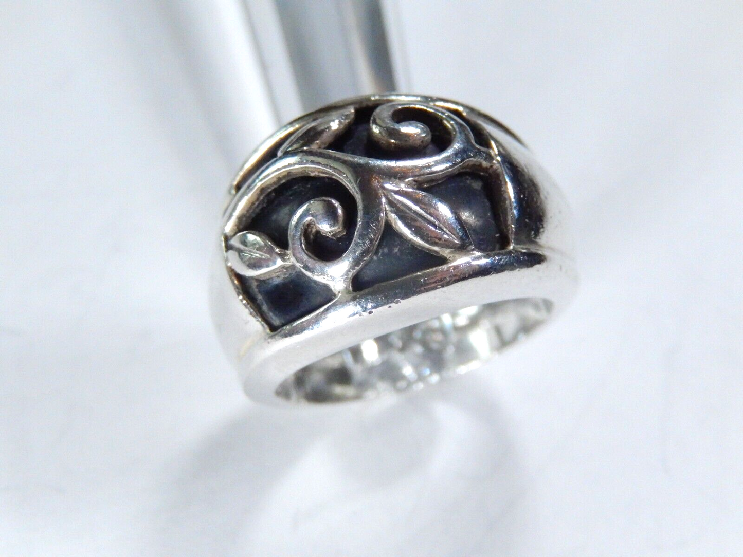 Vintage Sterling Silver Domed Tapered Band FLORAL LEAF SCROLL Ring Sz 6.75 NICE