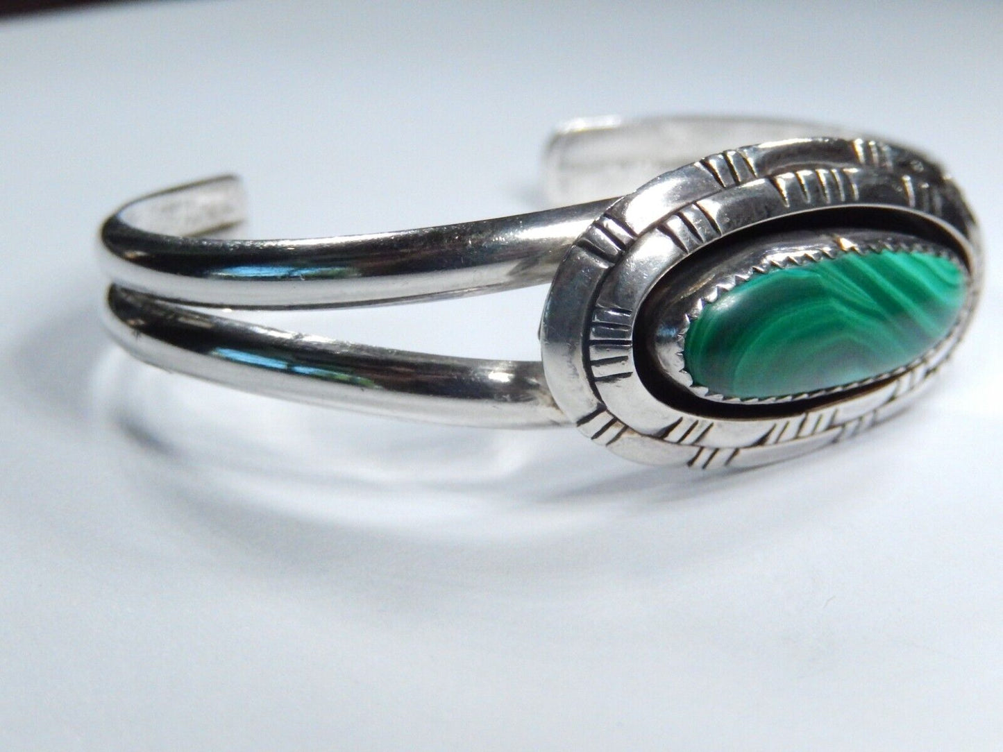 *VINTAGE*  Native American Navajo Artist "Smith" Malachite Sterling Silver Cuff