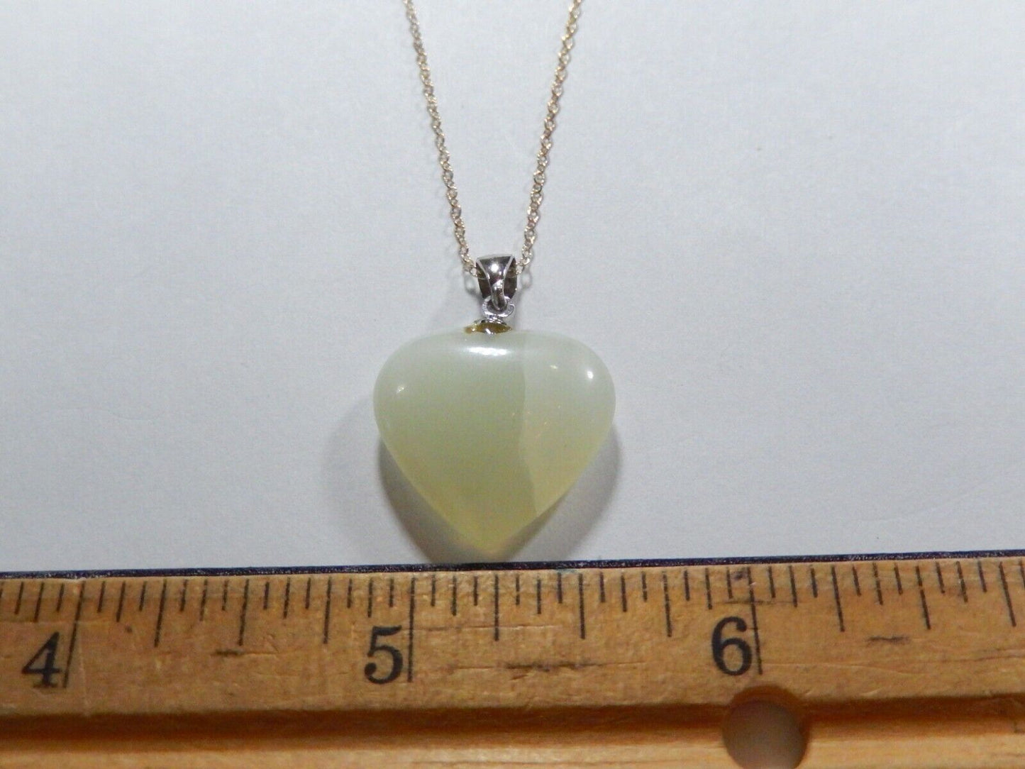 *VINTAGE*  Green Jade Sterling Silver Heart Pendent w/18" Sterling Chain