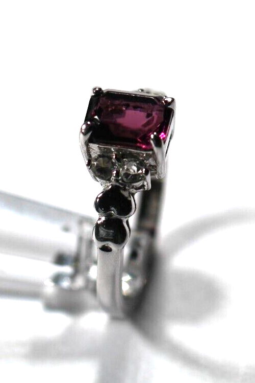 *VINTAGE* Sterling Silver Emerald Shaped Amethyst Ring Size 7.75