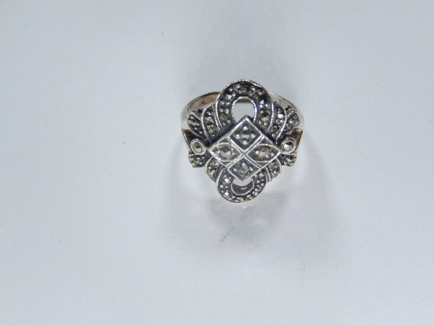 Beautiful Vintage Swirl 925 Sterling Silver & Marcasite Ring- Size 7