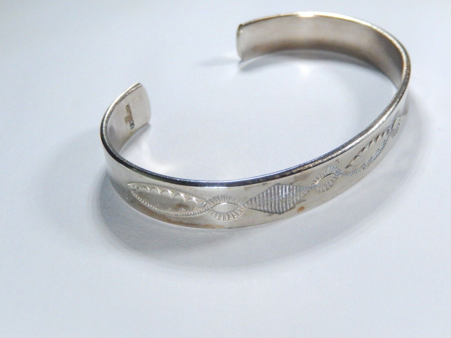 *VINTAGE* Native American "RB" Running Bear Sterling Silver Tooled Cuff Bracelet