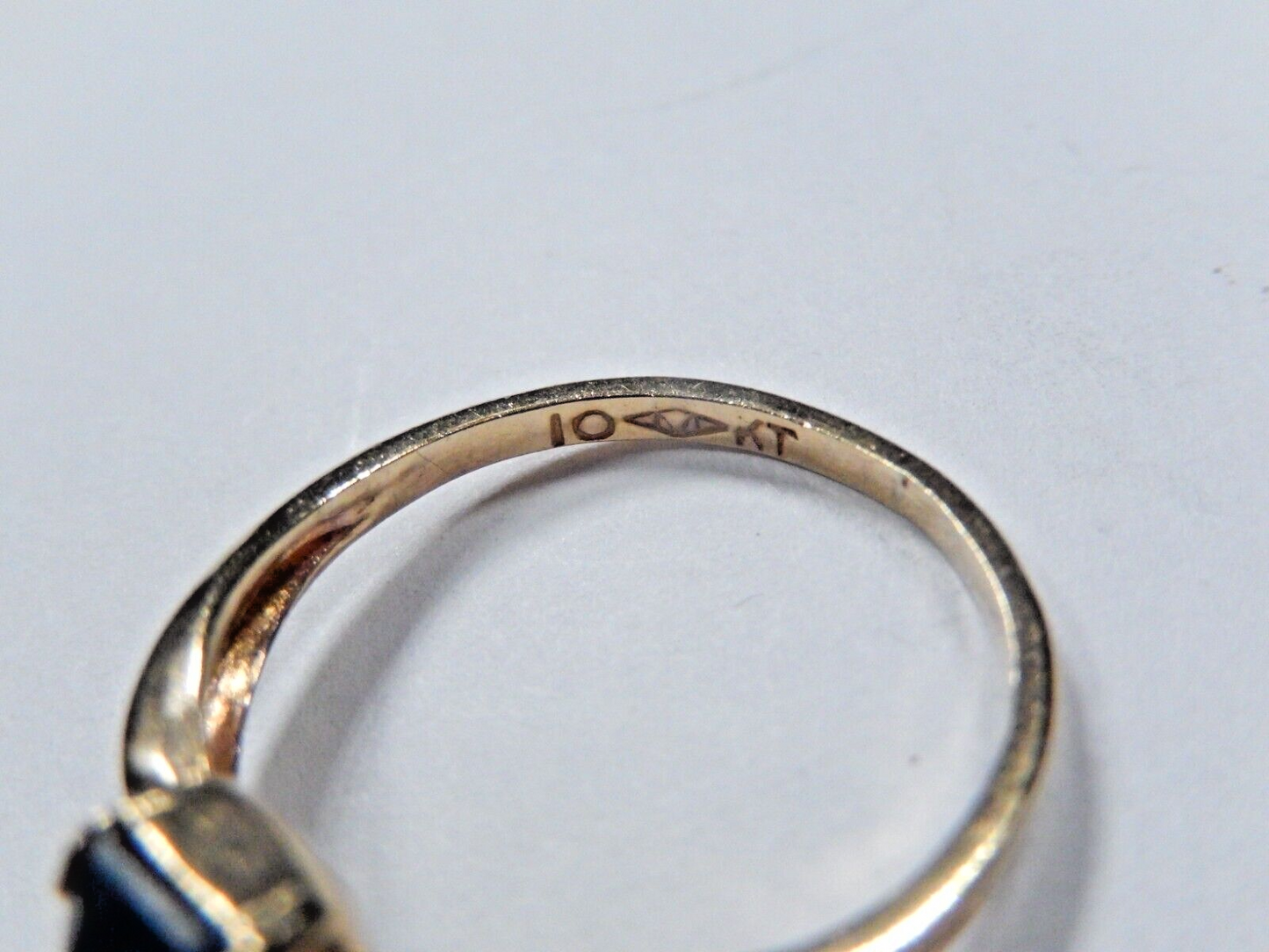 VINTAGE - 10K Yellow Gold Blue Topaz Solitaire Ring - Size 6