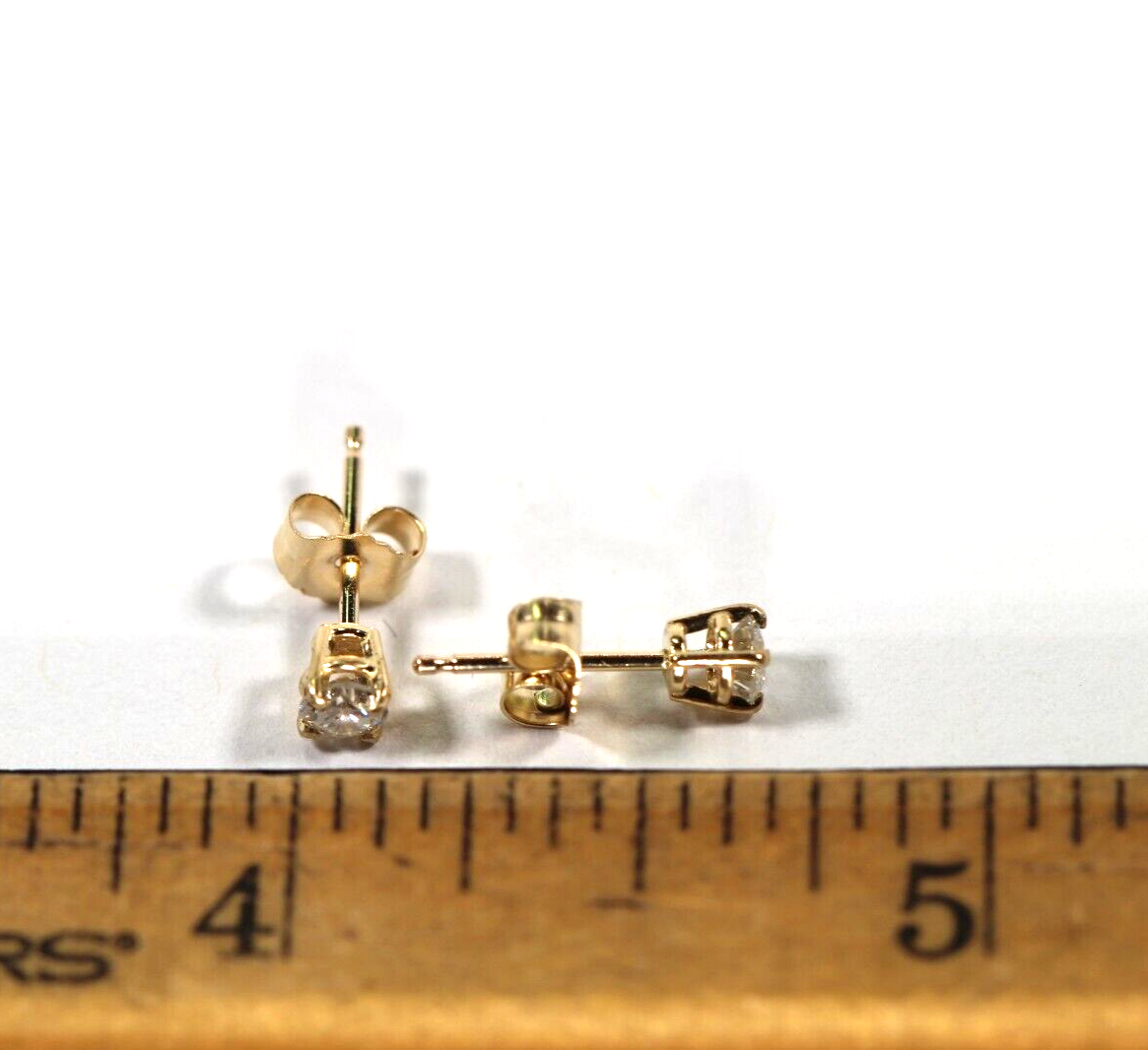 New!! Solid 14K Yellow Gold .25 CT TW Natural Diamond VS-2 / H-I Stud Earrings