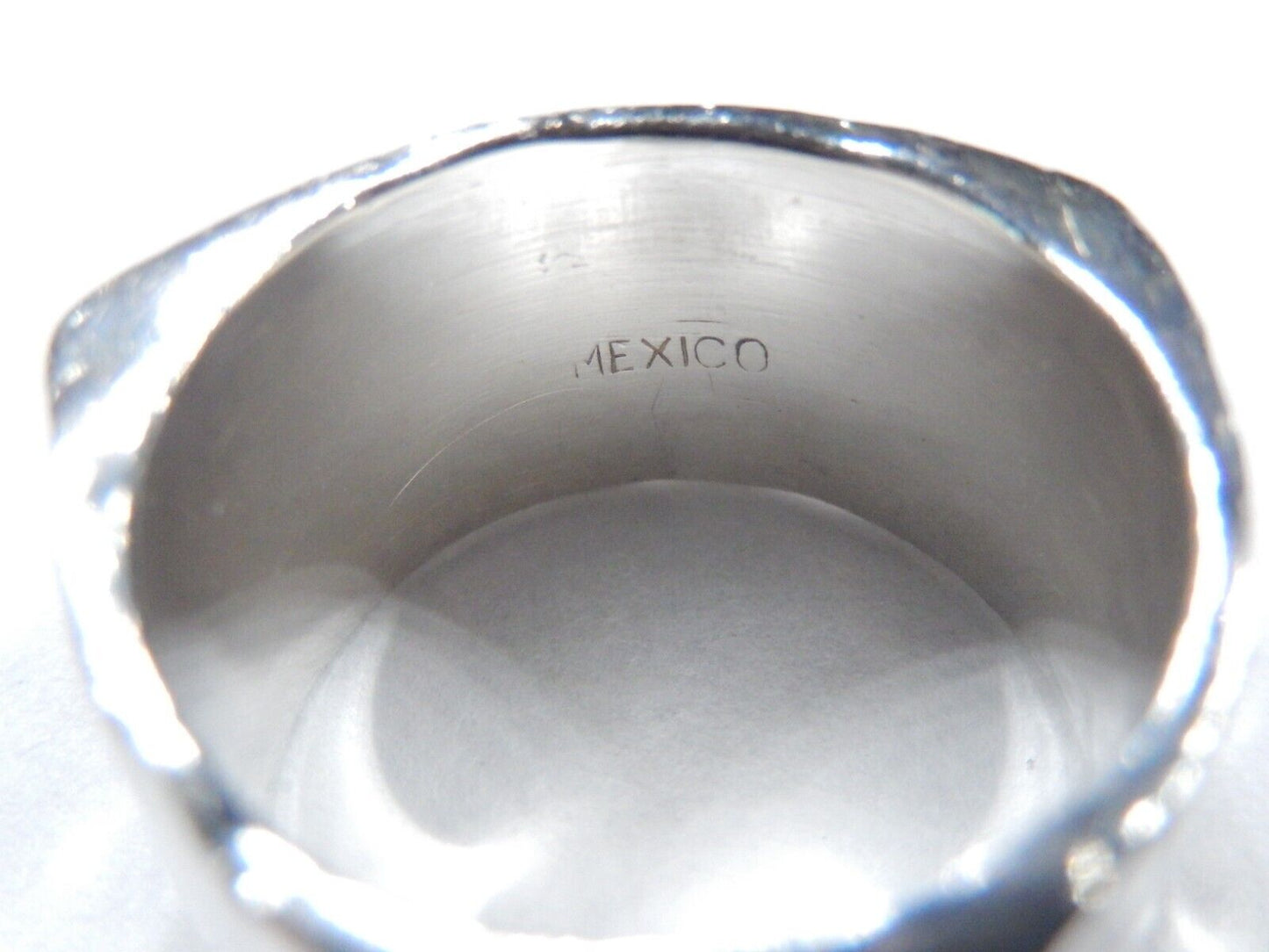 *VINTAGE* Mexican Sterling Silver Three Sided Handmade Wide Hammered Band Sz 7.5
