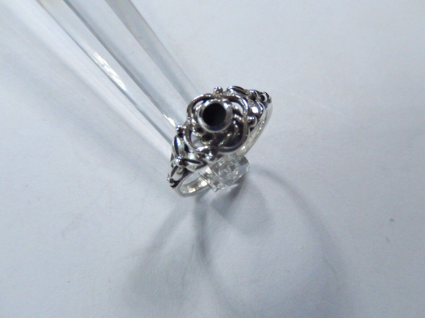 *VINTAGE*  Sterling Silver Black Onyx Scroll Tapered Band Ring Size 5