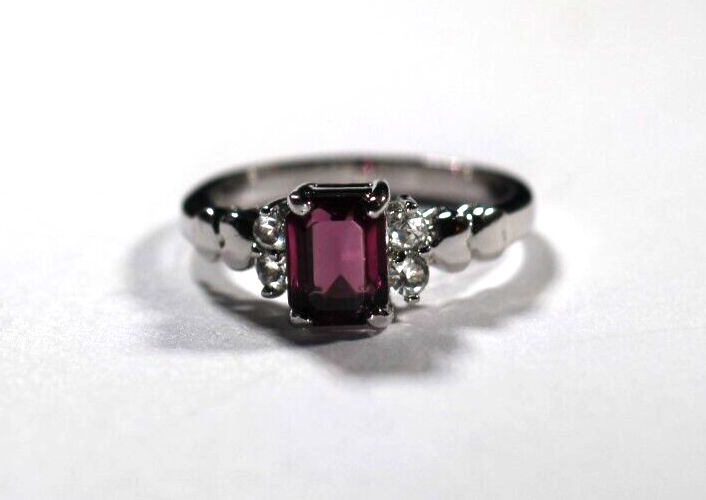 *VINTAGE* Sterling Silver Emerald Shaped Amethyst Ring Size 7.75