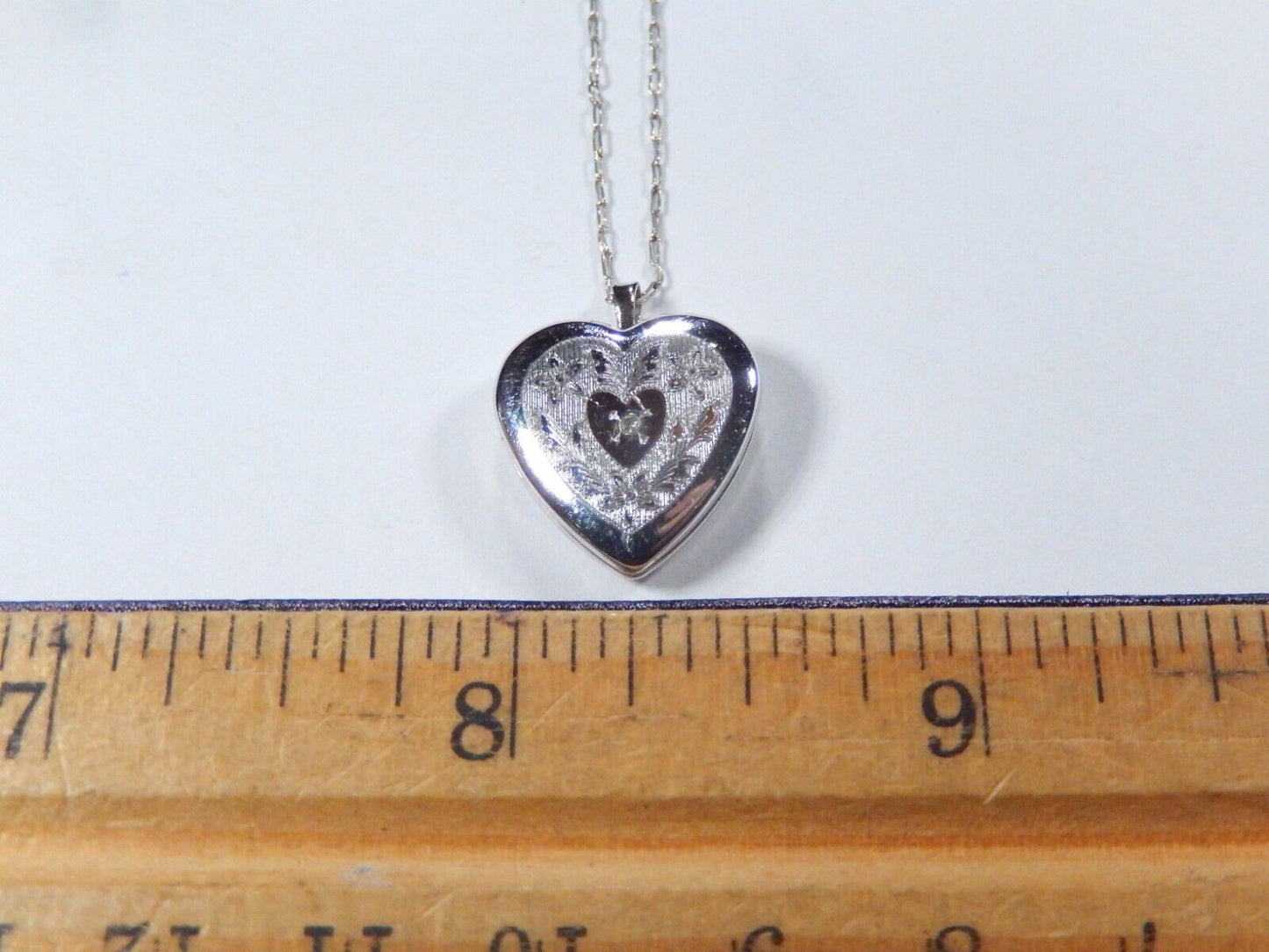 *VINTAGE*  Sterling Silver 925 Etched Heart Locket Pendant w/20" Sterling Chain