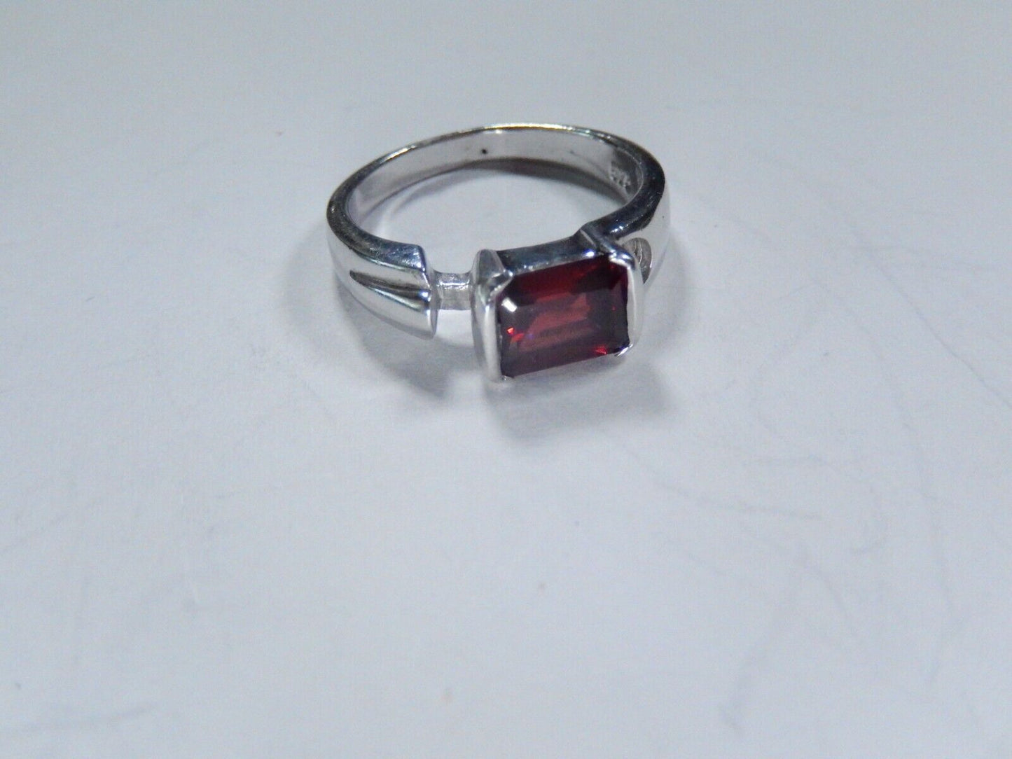 VINTAGE - Bezel Set Womens Sterling Silver 1.50 CT Garnet Solitaire Ring 7.75