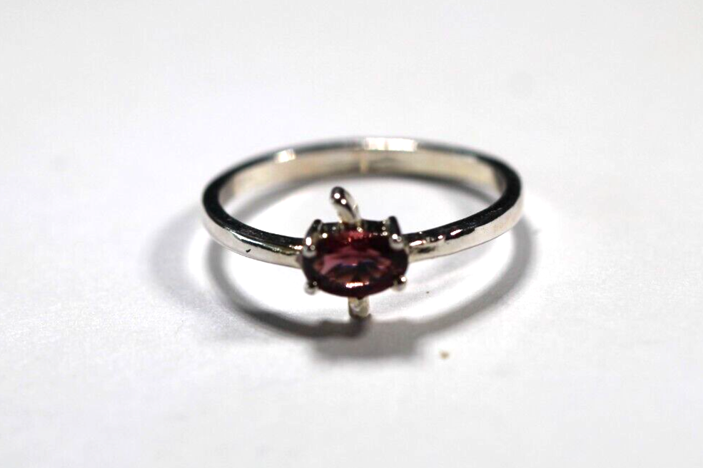 *VINTAGE* 925 Sterling Silver Oval Sideways Amethyst Ring Size 5.75
