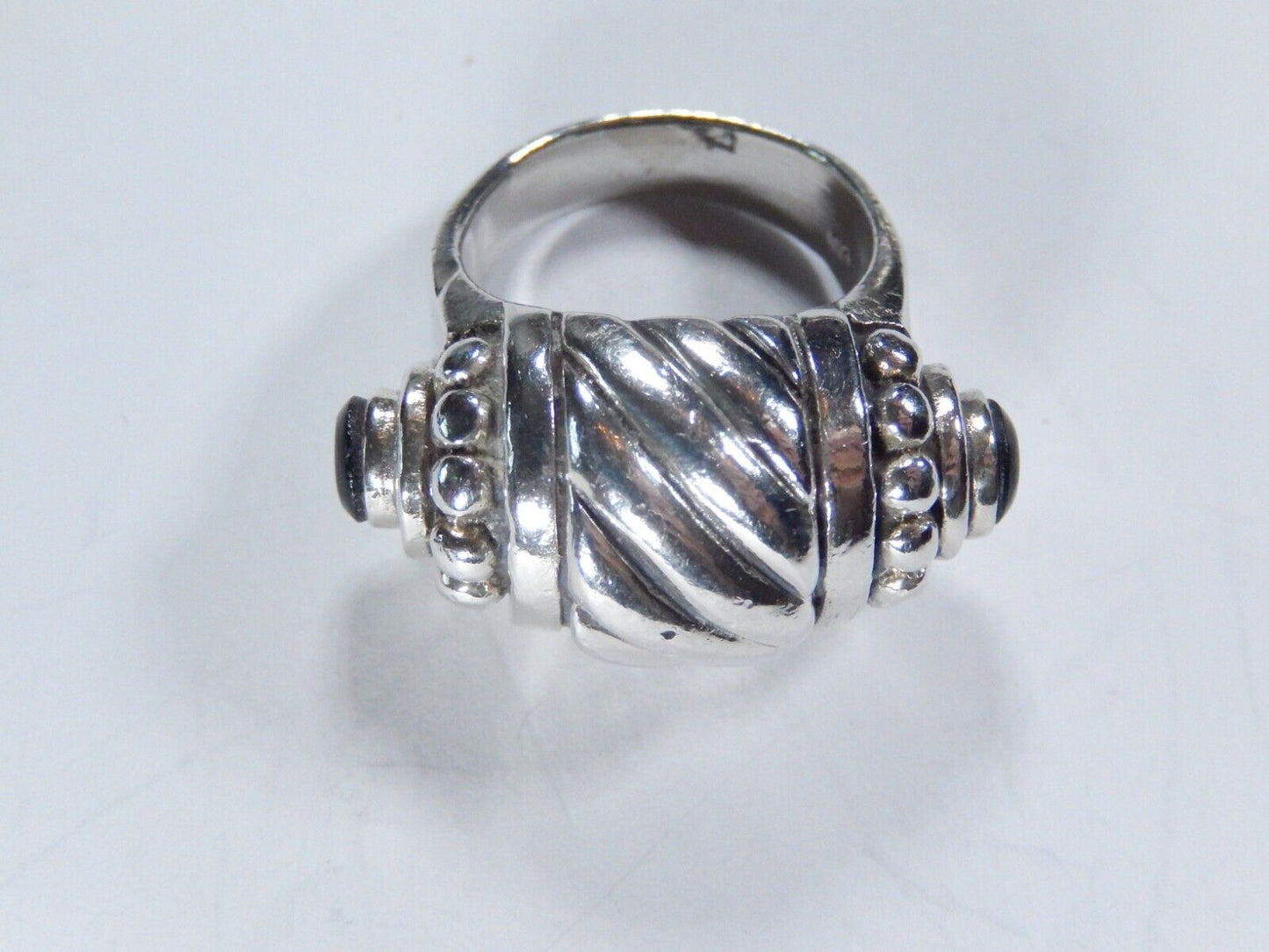 VINTAGE LARGE HEAVY BLACK ONYX STERLING SILVER 925 RIBBED RETRO RING Size 7