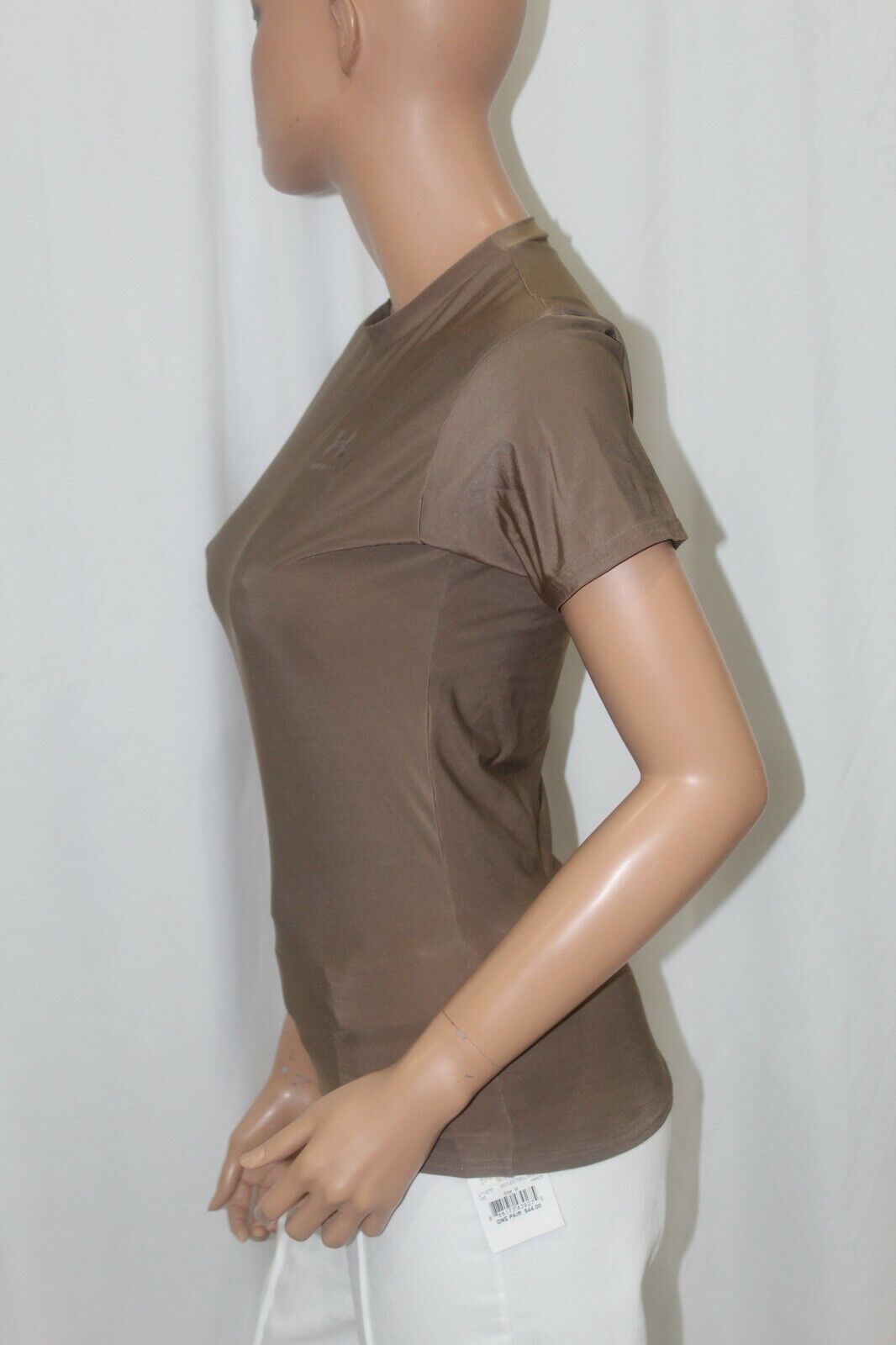 Under Armour Women's Fitted Shirt Size M,  Brown,  Polyester, Spandex, MINT