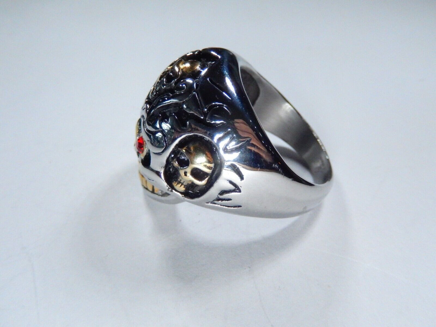 Men's Stainless Steel Skull Ring Gold Skulls and Red Eyes Size 13.5