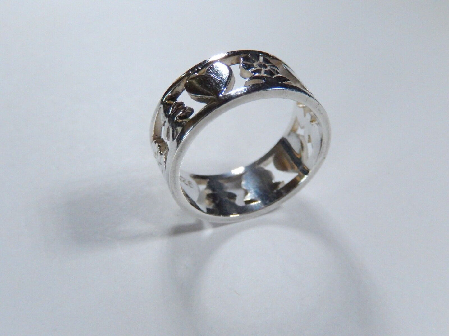 *VINTAGE*  Sterling Silver 9mm Band Flower- Heart - Girl Cut Outs Pattern Band