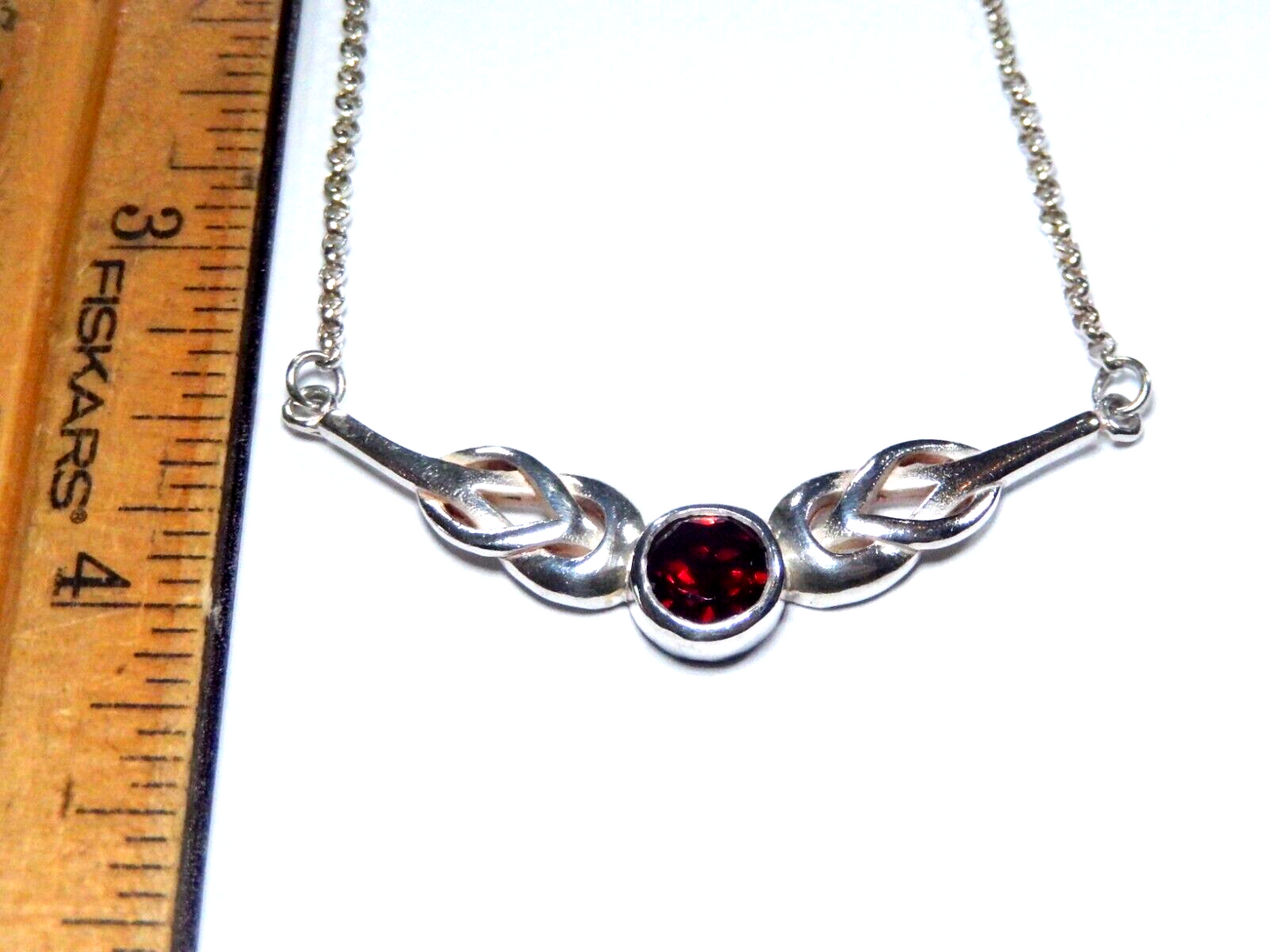 *VINTAGE* Heavy Thick Sterling Silver Garnet "V" Shape Pendant 18" Necklace