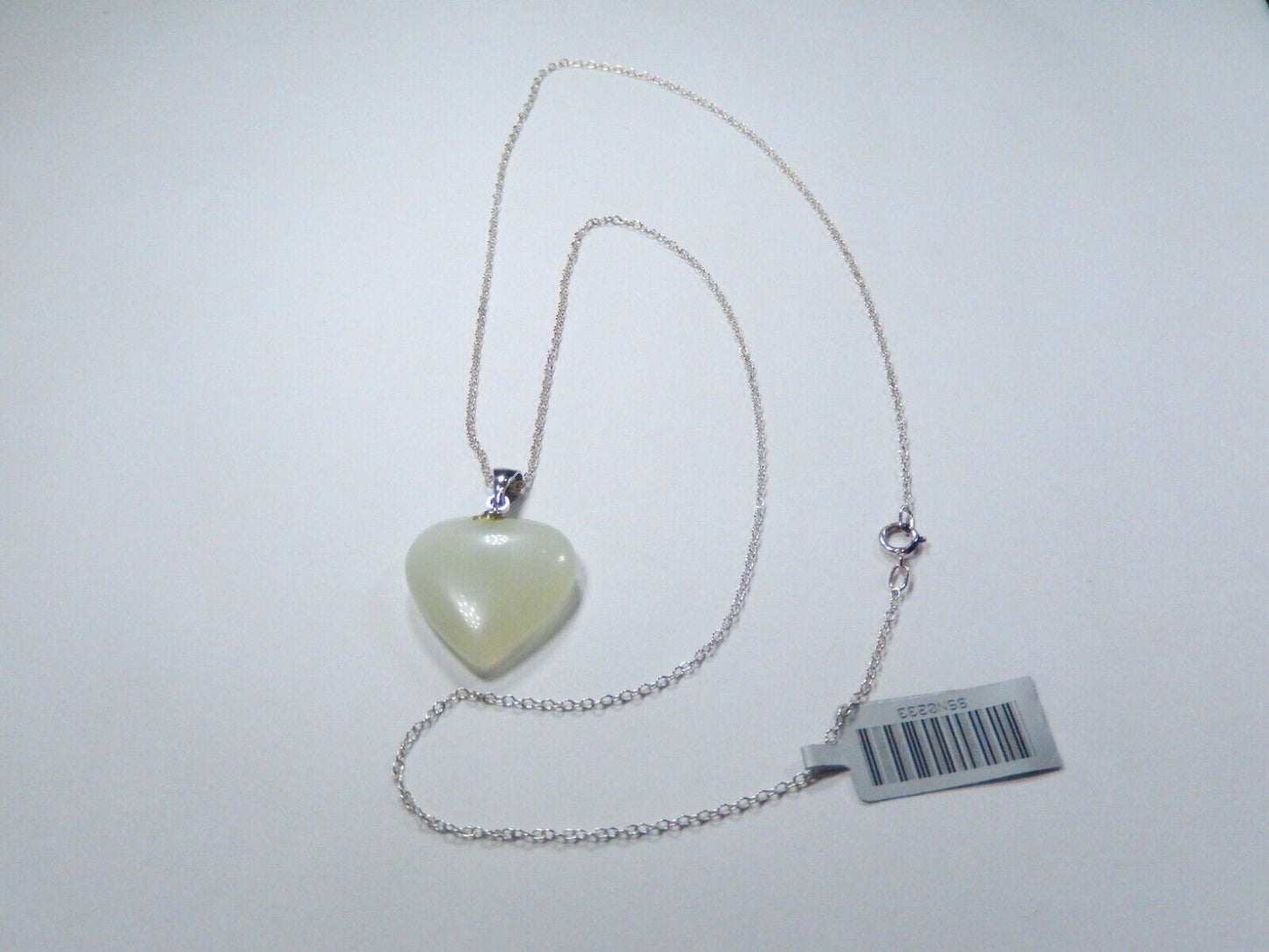 *VINTAGE*  Green Jade Sterling Silver Heart Pendent w/18" Sterling Chain