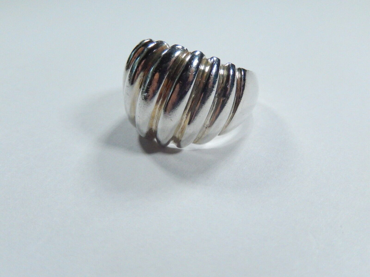 *VINTAGE*  STERLING SILVER 925 RIBBED DOME RING SIZE: 6.25