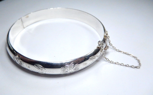 VINTAGE - 9 mm Wide Sterling Silver Etched Floral Hinged Bangle Bracelet