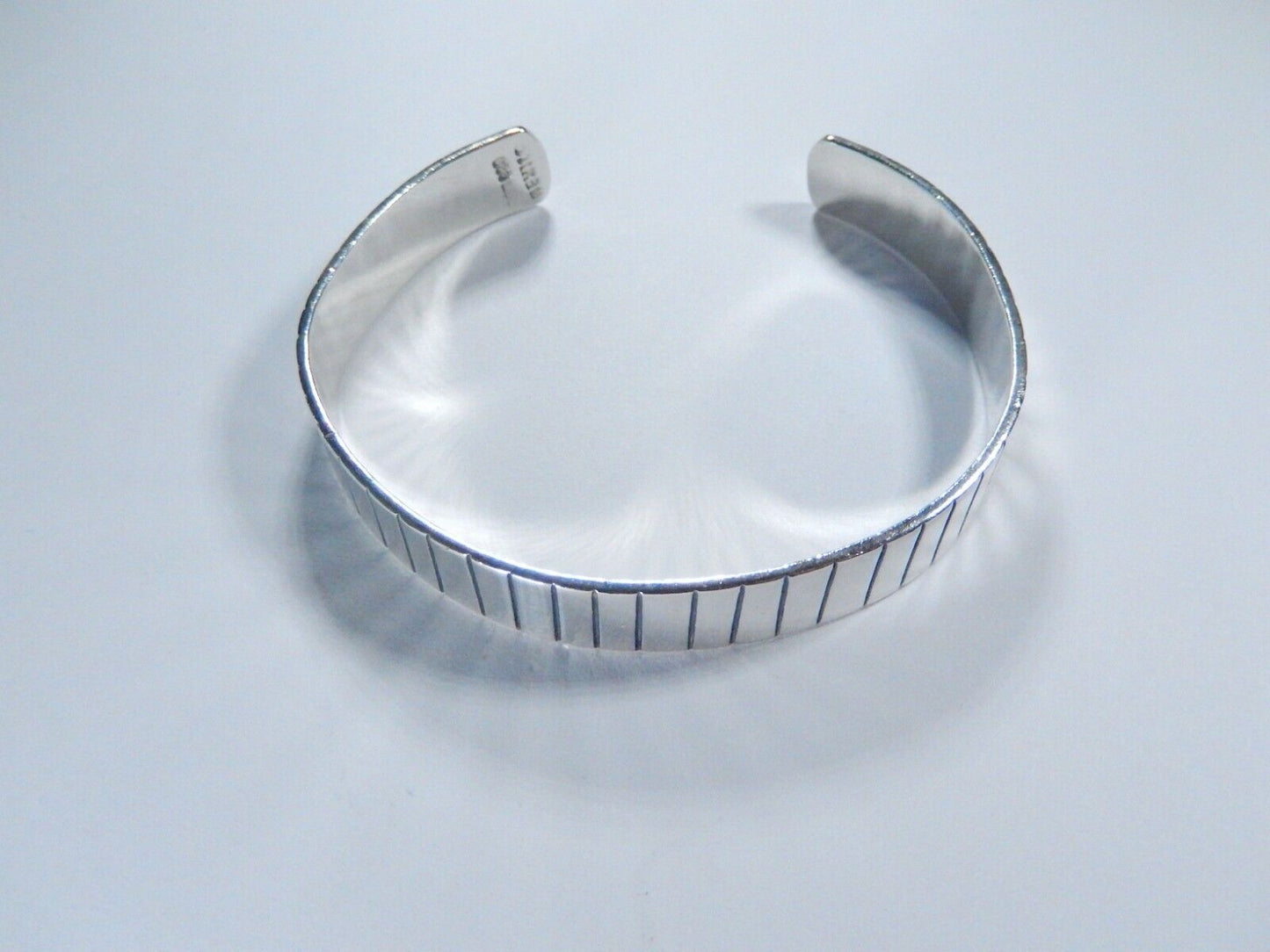 VINTAGE -  Mexico Sterling Silver 9.5mm Cuff Bracelet 20.1 Grams Size 7 Inch