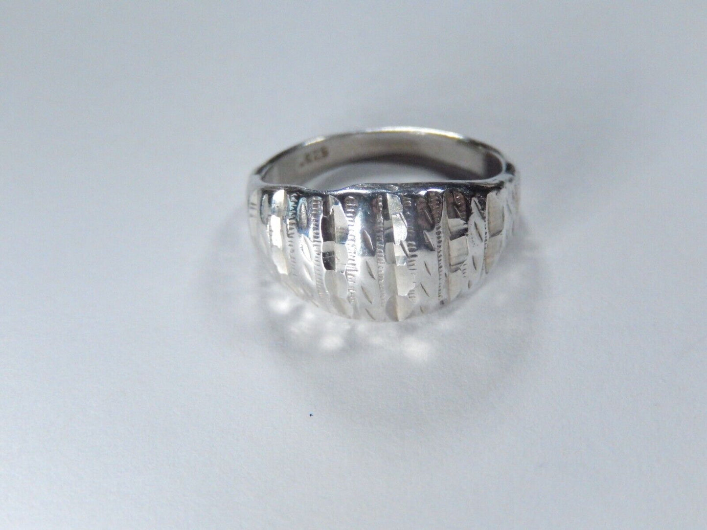 *VINTAGE* STERLING SILVER 925 DIAMOND CUT RIBBED DOME RING SIZE 6.75