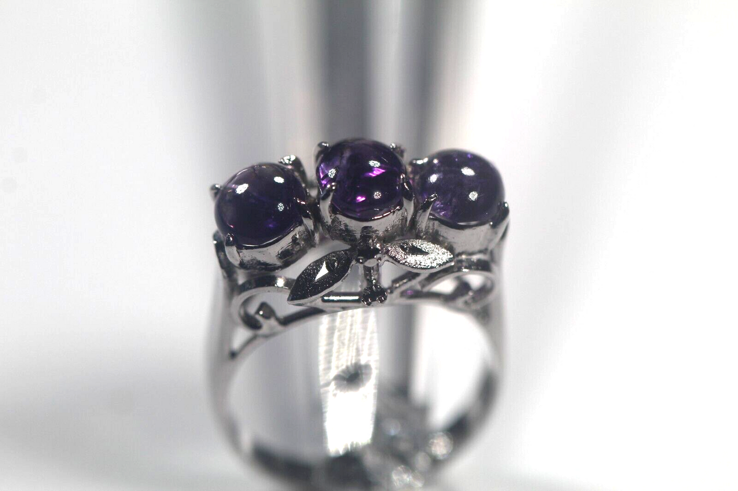 *VINTAGE* .925 Sterling Silver Amethyst Ring 3 Stone Oval Cabochon Sz 6.5