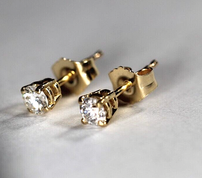New!! Solid 14KYellow Gold .30 CT TW Natural Diamond SI-1 / I-J Stud Earrings