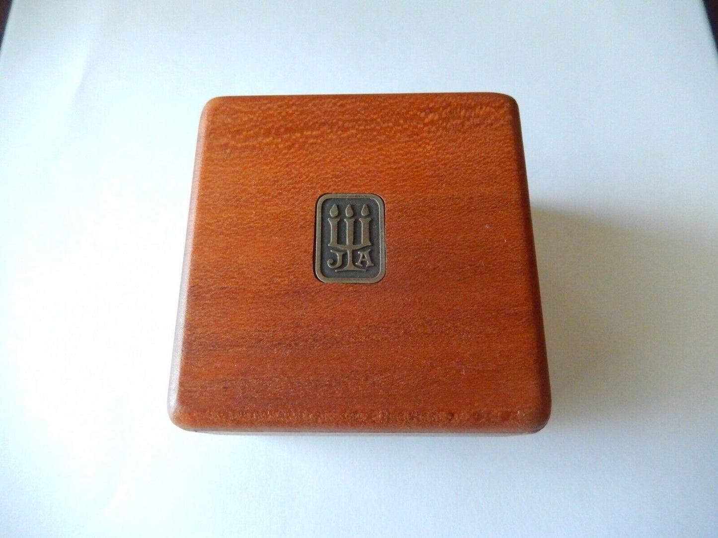 James Avery Wooden Ring Box - 2.5x2.5x2" - Rare!