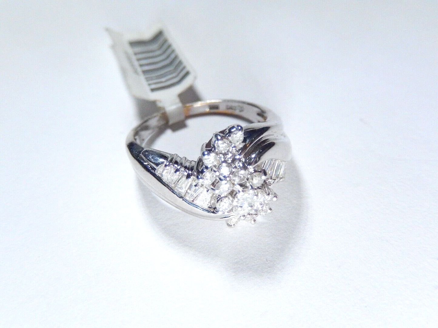 VINTAGE  14K WHITE GOLD  12ct NATURAL ROUND  BAGUETTE DIAMOND  RING SIZE 65