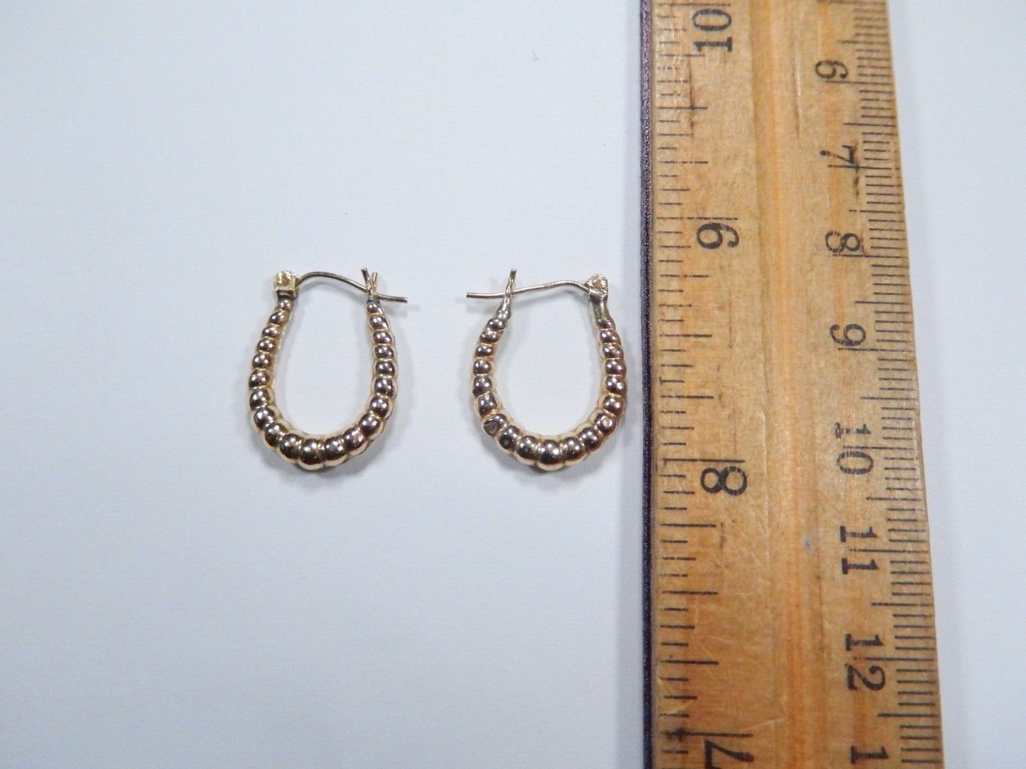 VINTAGE - 10K Yellow Gold Scalloped Hoop Earrings 3/4" x 5/8" - 1.3 grams