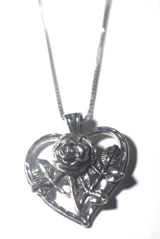 *VINTAGE* Sterling Silver ~ ROSE Pendant ~ Scalloped Heart w/18" Box Chain