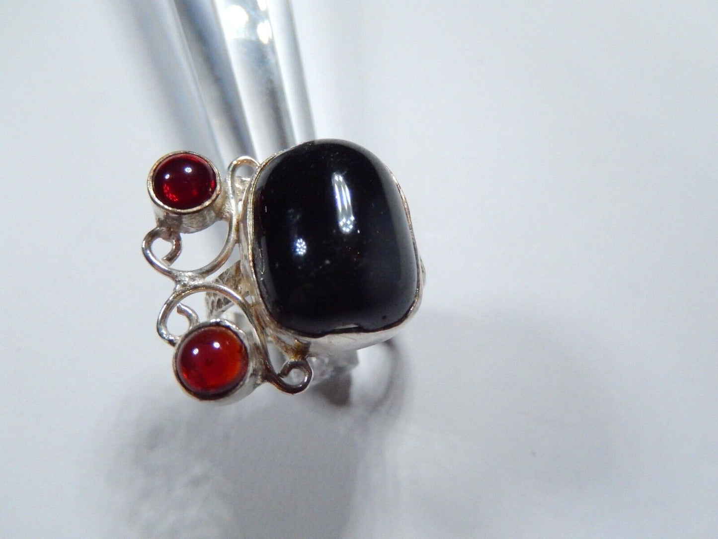 *VINTAGE*  Sterling 925 Silver Handmade Black Onyx and Garnet Ring Sz 7.5