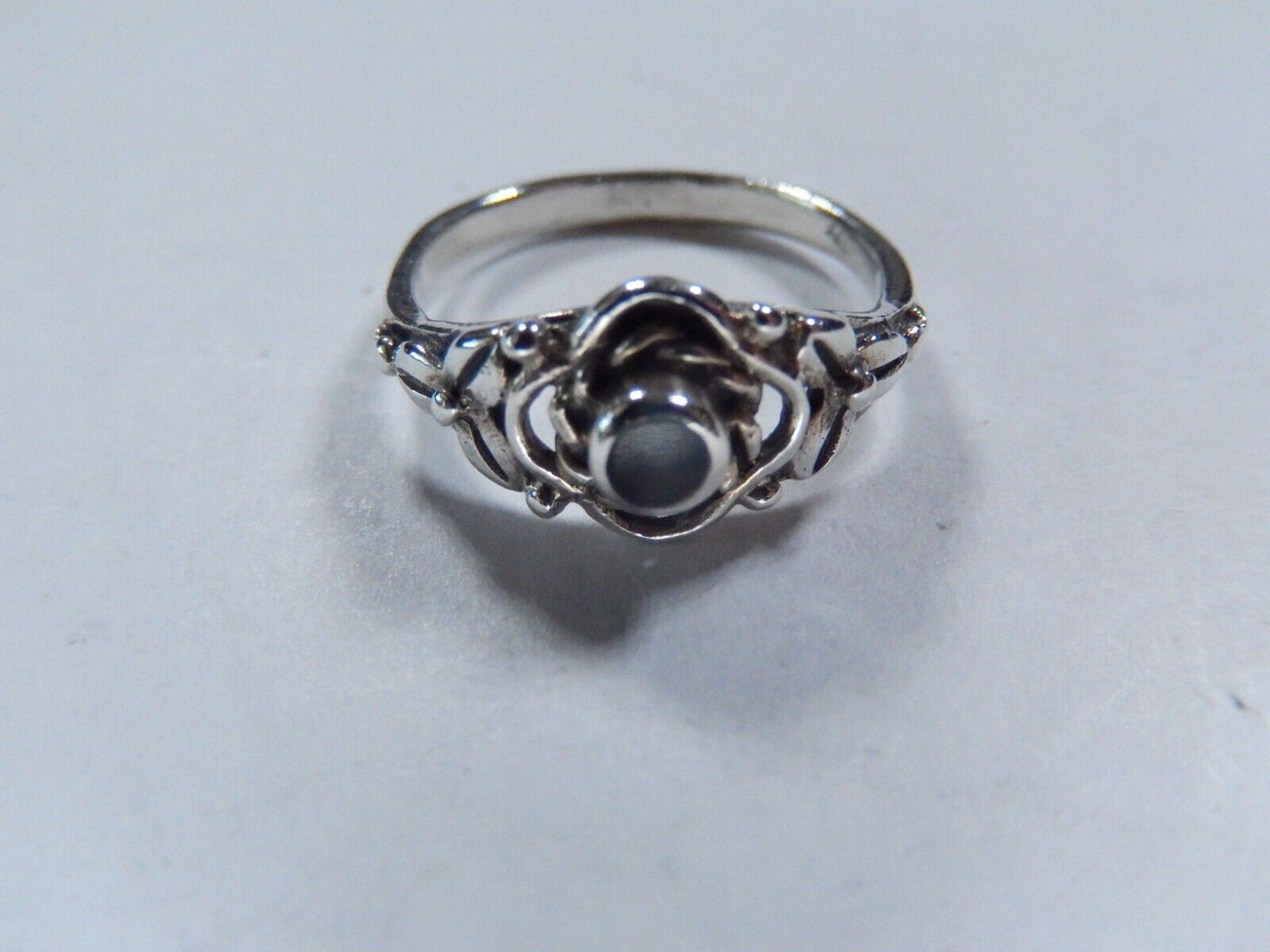 *VINTAGE*  Sterling Silver Black Onyx Scroll Tapered Band Ring Size 5