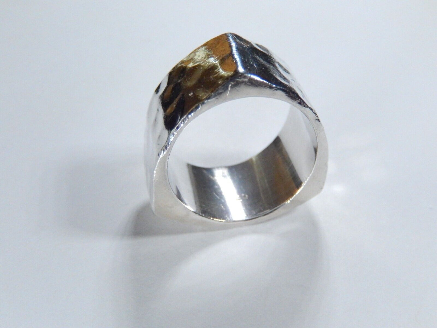 *VINTAGE* Mexican Sterling Silver Three Sided Handmade Wide Hammered Band Sz 7.5