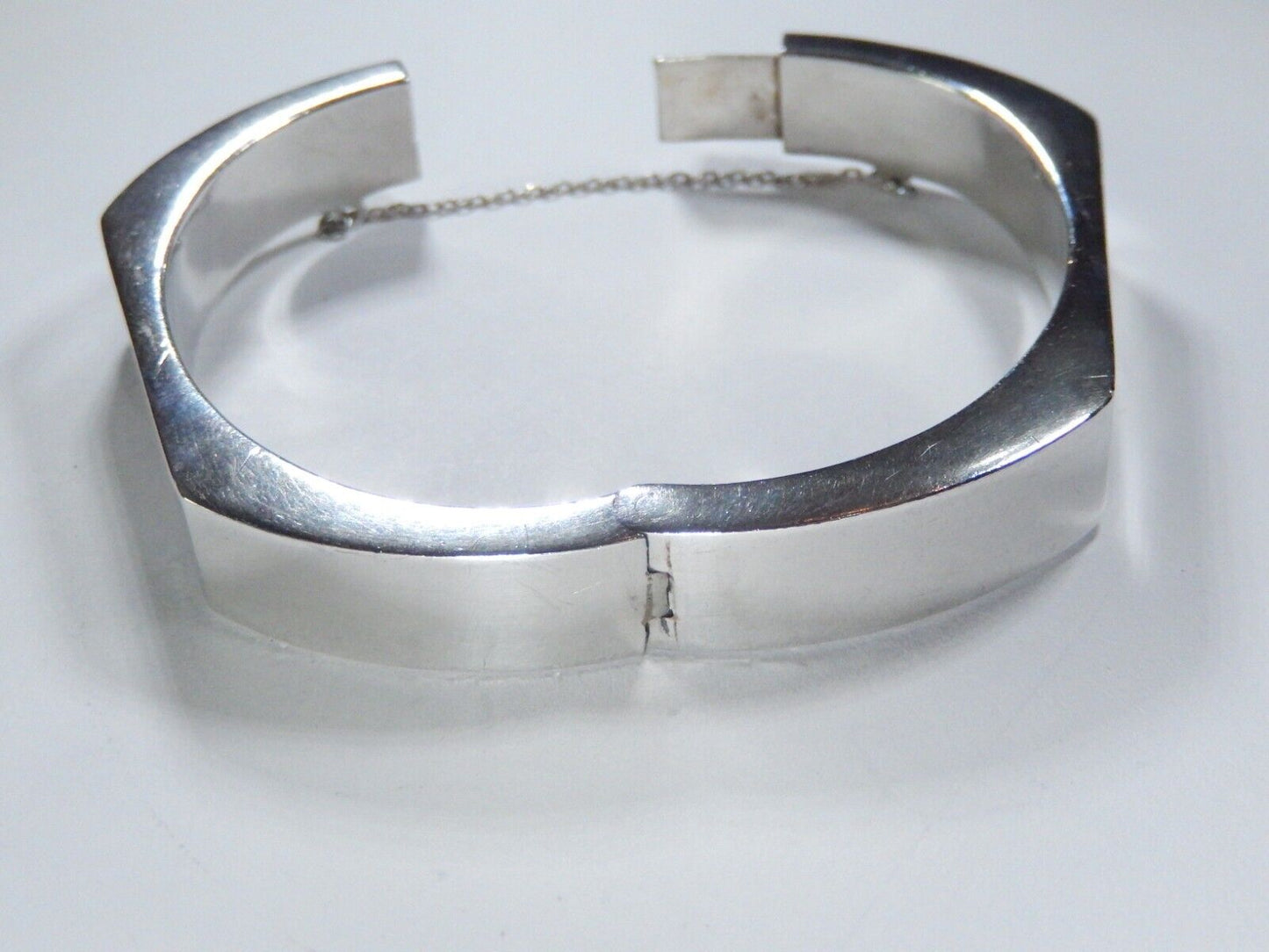 Modernist Designer Artisan 7" Sterling Silver Hinged Bangle Bracelet