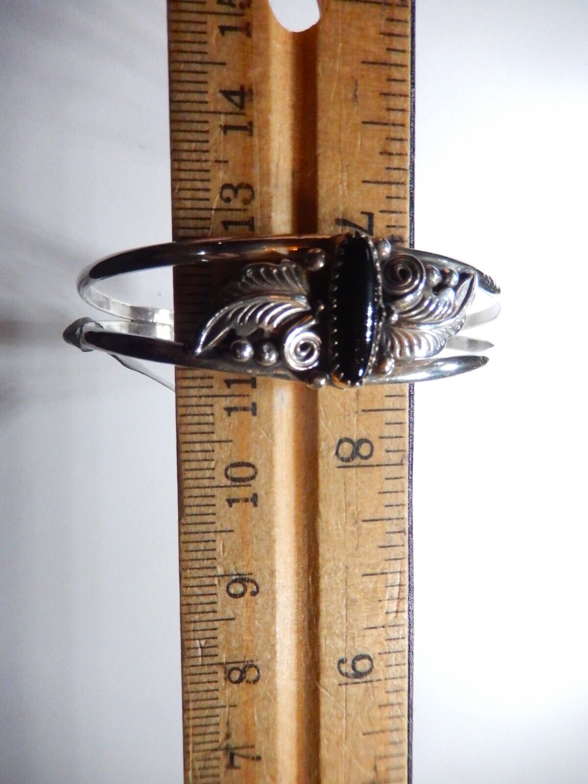 *VINTAGE*  Native American Signed by Running Bear Black Onyx Stone Cuff