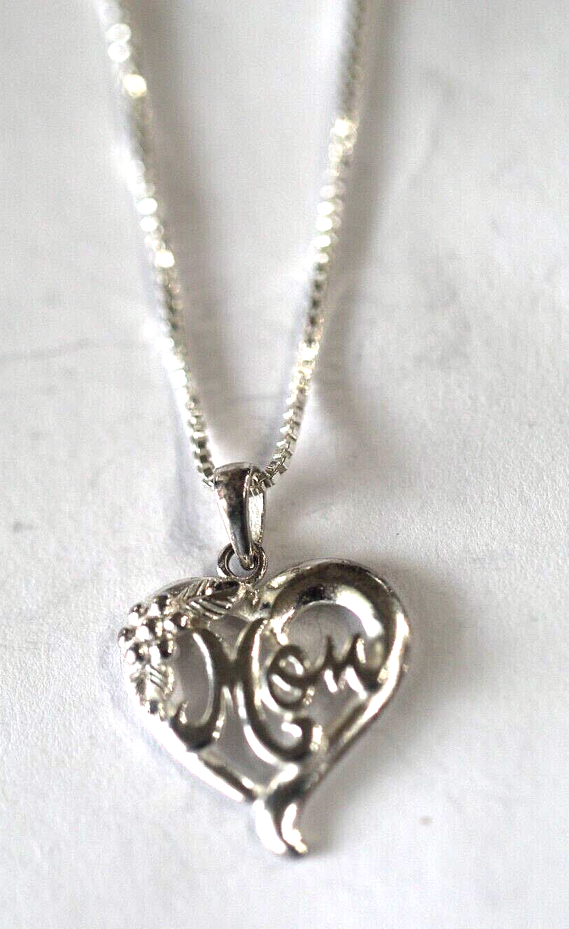 925 Sterling Silver Vintage "Mom" Heart Pendant w/18" Box Chain