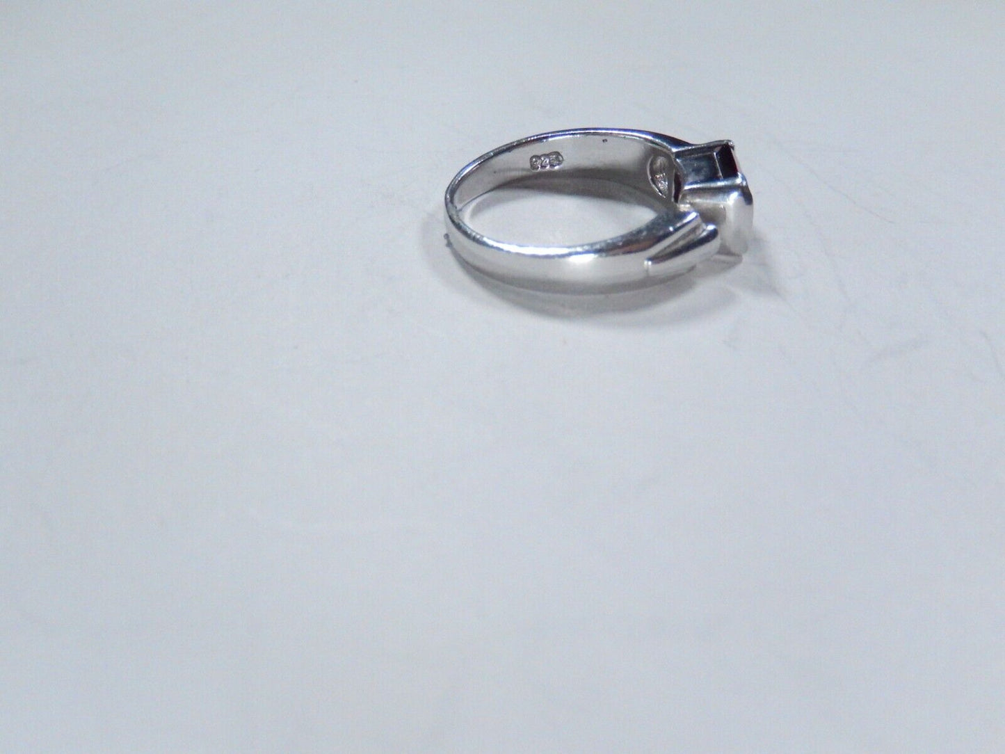 VINTAGE - Bezel Set Womens Sterling Silver 1.50 CT Garnet Solitaire Ring 7.75