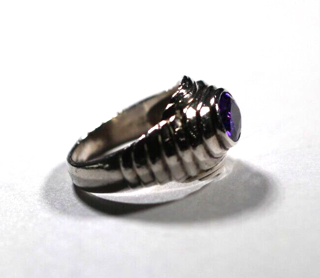 *VINTAGE*  Sterling Silver Dome Shape 1.25 CT Oval Amethyst Cocktail Ring Sz 6