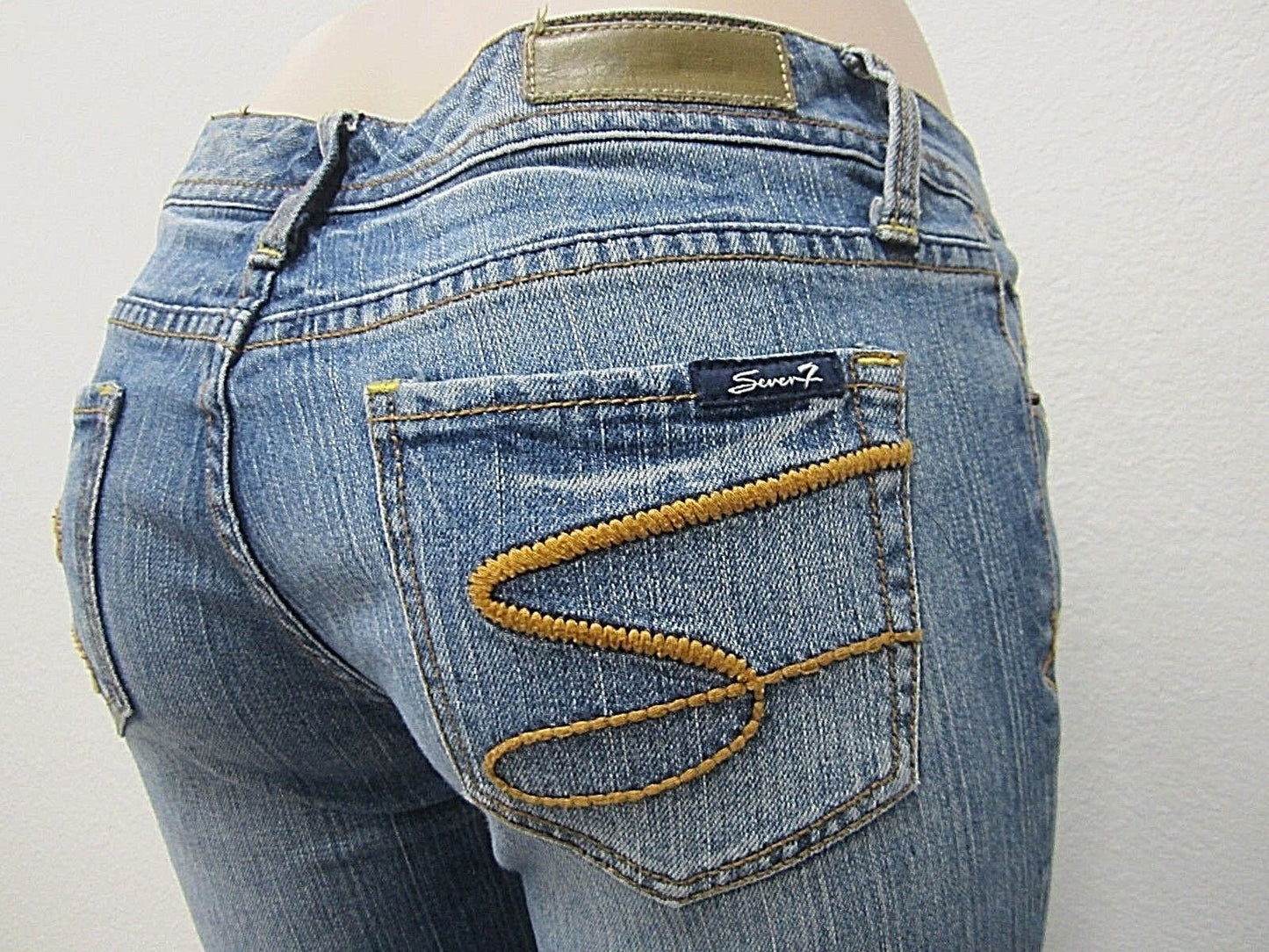 7 Seven For All Mankind Ladies Size 31 X 31 Medium Wash Premium Bootcut Jeans
