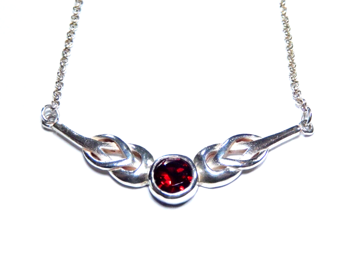*VINTAGE* Heavy Thick Sterling Silver Garnet "V" Shape Pendant 18" Necklace