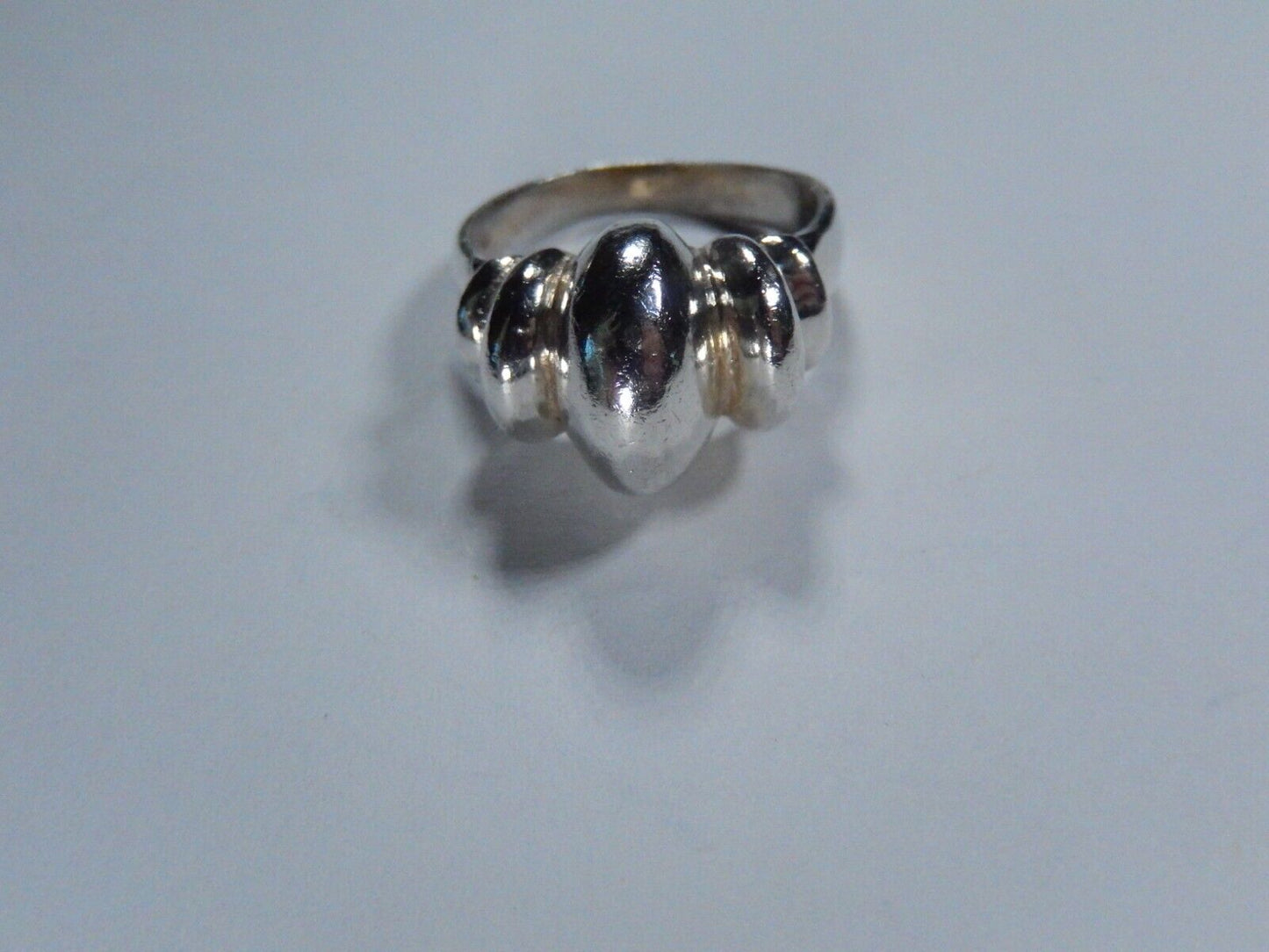 *VINTAGE*  Stunning Sterling Silver 925 Ribbed/Scalloped Dome Ring 8.1g Size 8.5