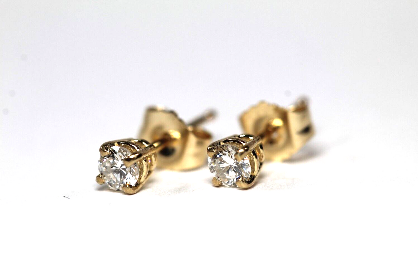 New!! Solid 14K Yellow Gold .25 CT TW Natural Diamond VS-2 / H-I Stud Earrings