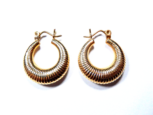 14K Yellow Gold Puffy Ribbed/Shrimp Hoop Earrings With Snap Close 7/8" x 3/4"