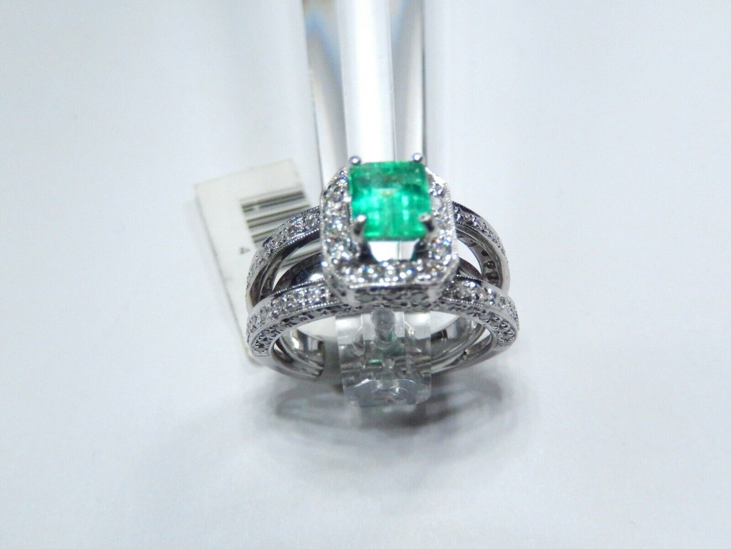 Stamped 14k Ladies 5.96mm x 4.96mm Green Emerald & 98 Round Diamond Ring Sz 5.5