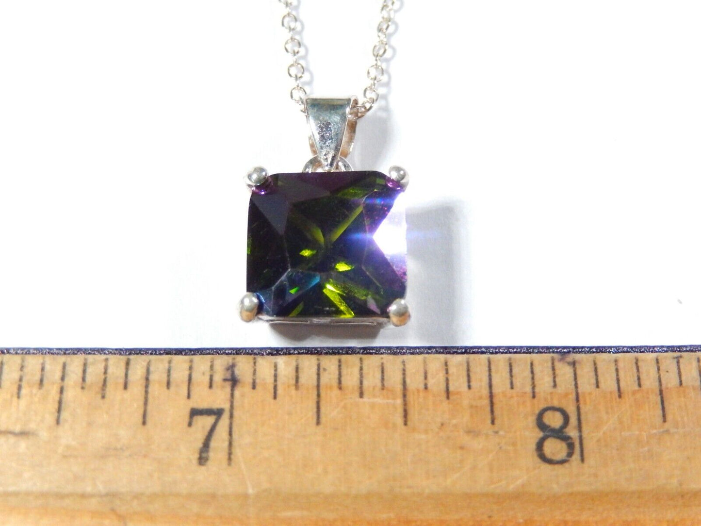 900 CT Peridot Princess Cut Solitaire Sterling Pendant w18 Chain